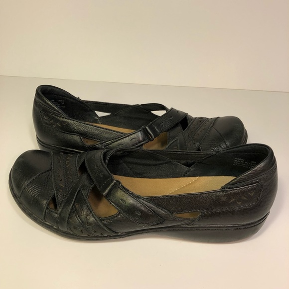 Clarks black leather casual slip ons, size 8M - Picture 2 of 7